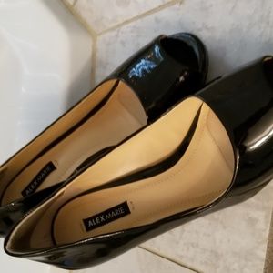 Dressy Pumps Black  Patent Size 6